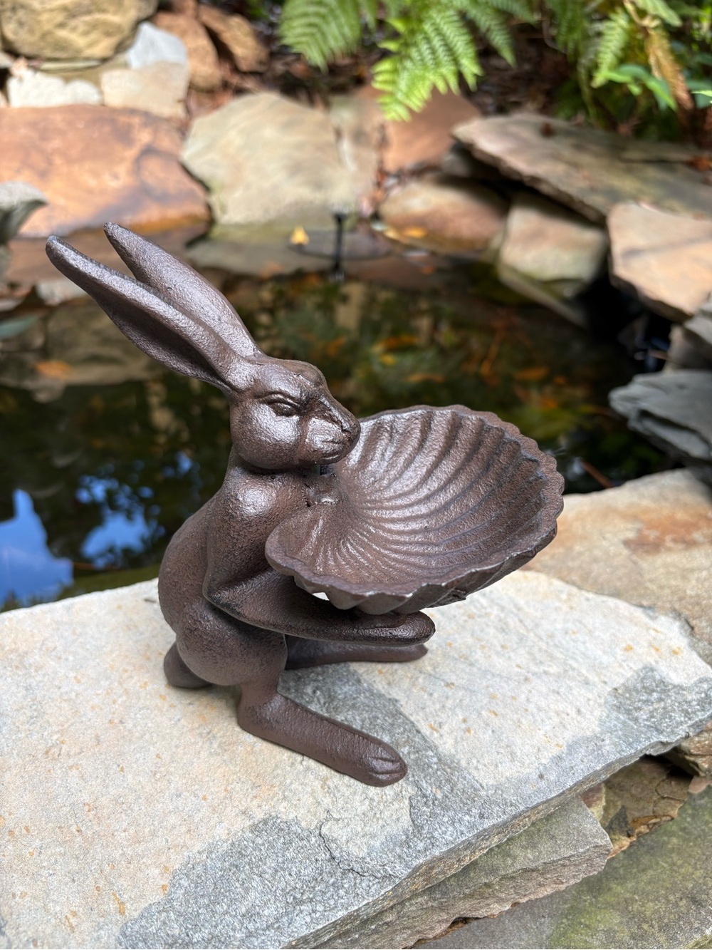 Cast Iron Rabbit Holding Shell Dish Birdfeeder Decor - Picture 2 of 3